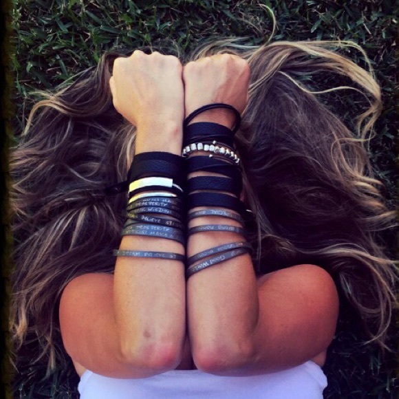 Rocker Navy Unisex Message Wrap Bracelet (Buckle) - Picture 2 of 8